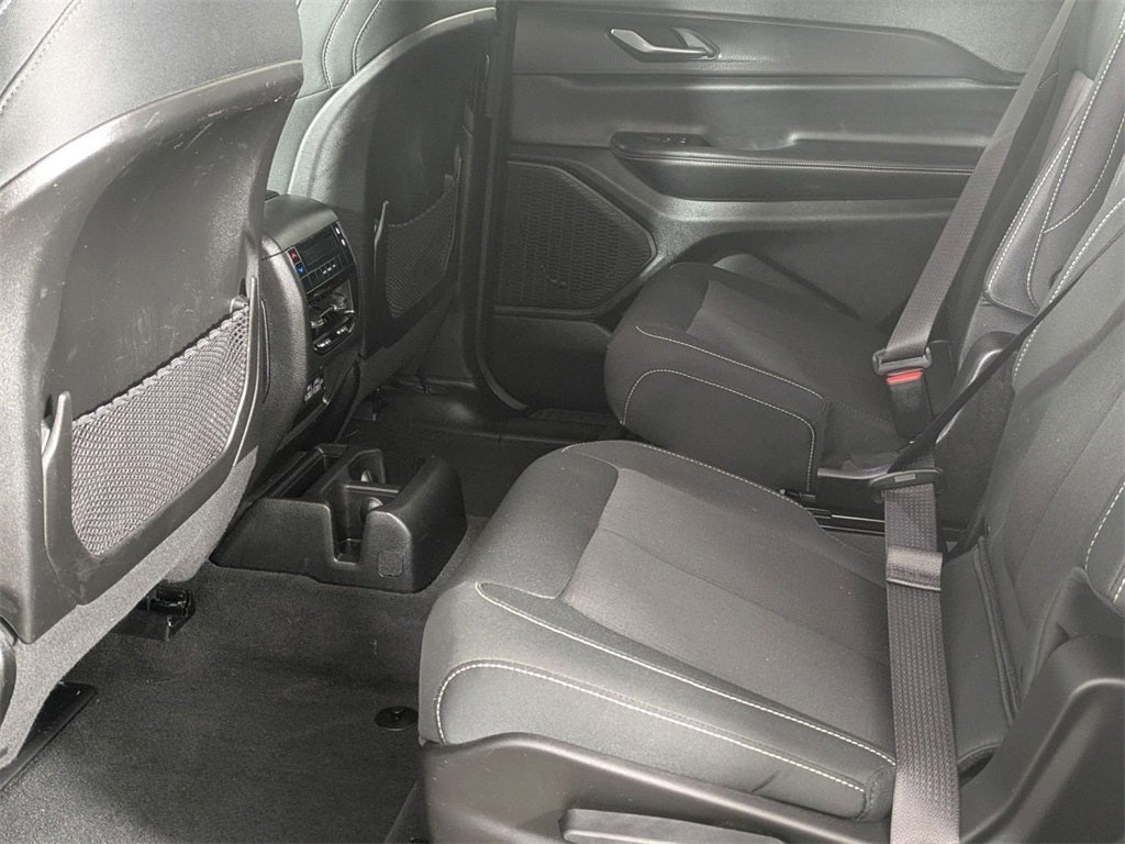 2023 Jeep Grand Cherokee L Laredo 4x4