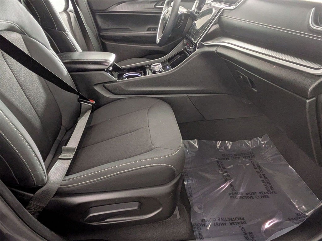 2023 Jeep Grand Cherokee L Laredo 4x4