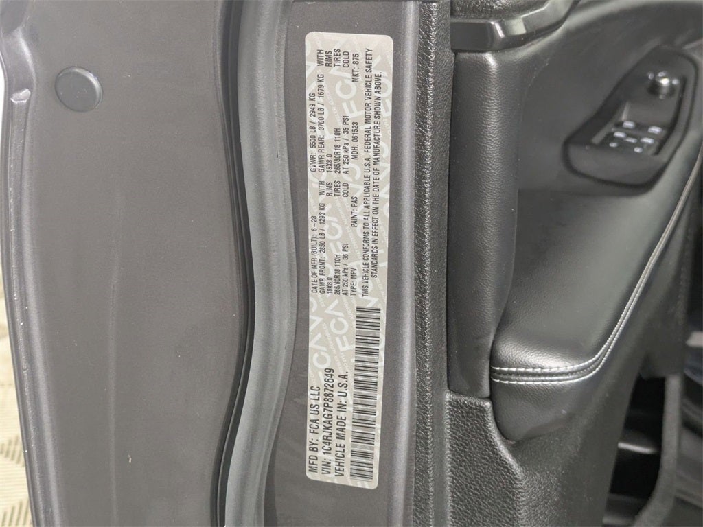 2023 Jeep Grand Cherokee L Laredo 4x4