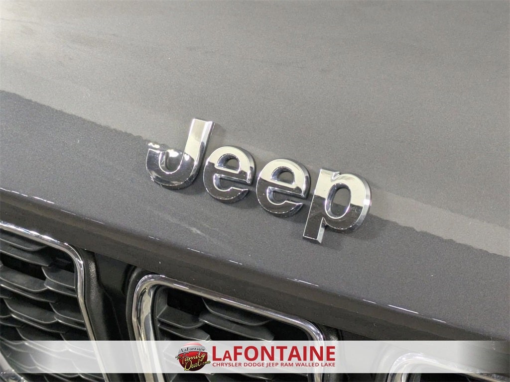 2023 Jeep Grand Cherokee L Laredo 4x4