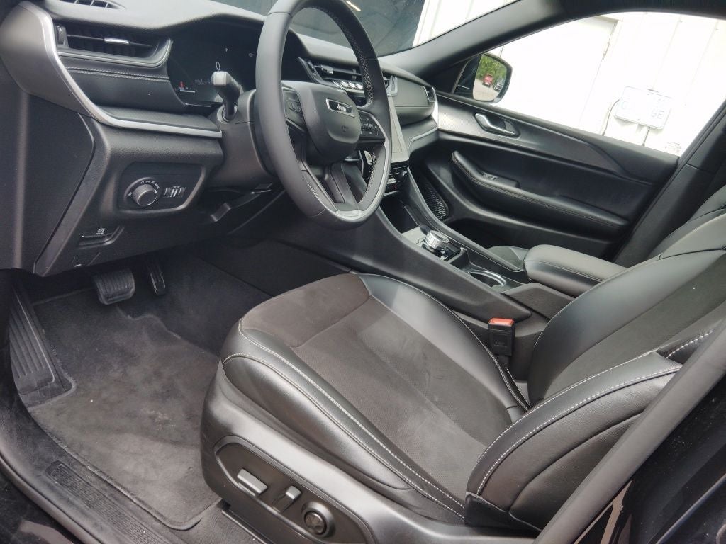 2025 Jeep Grand Cherokee L Altitude X 4x4
