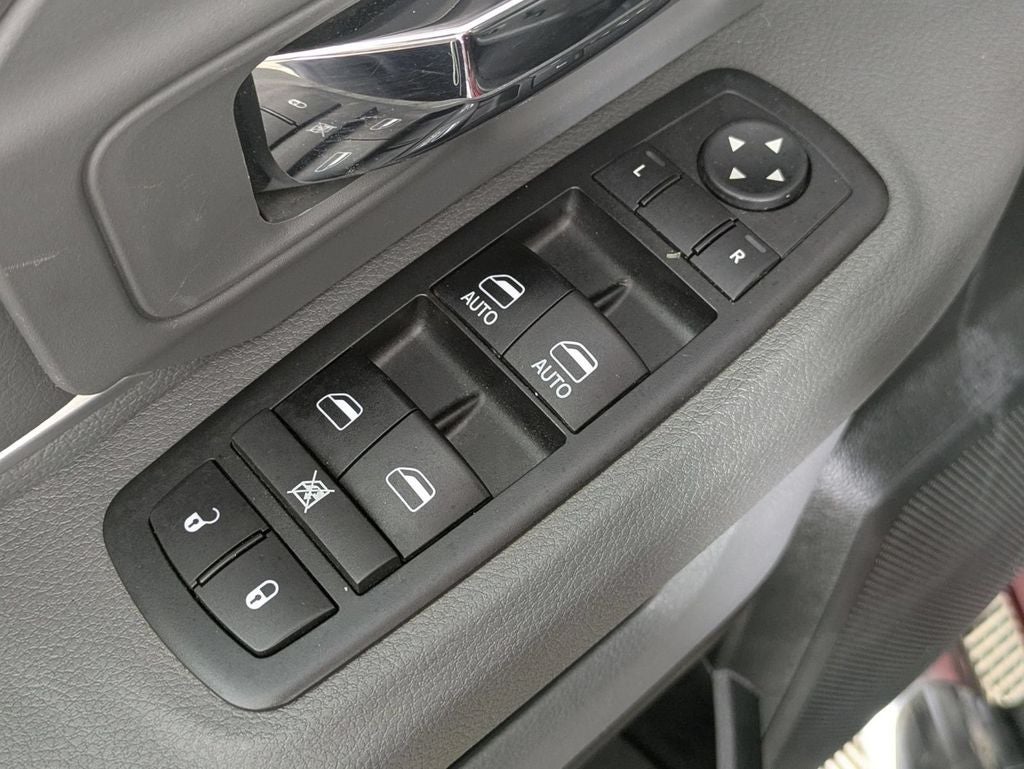2018 RAM 1500 Big Horn Crew Cab 4x4 5'7' Box