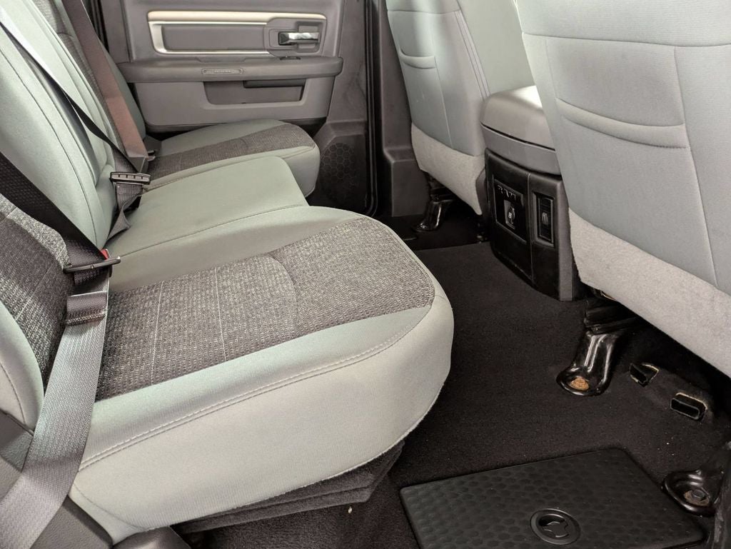 2018 RAM 1500 Big Horn Crew Cab 4x4 5'7' Box