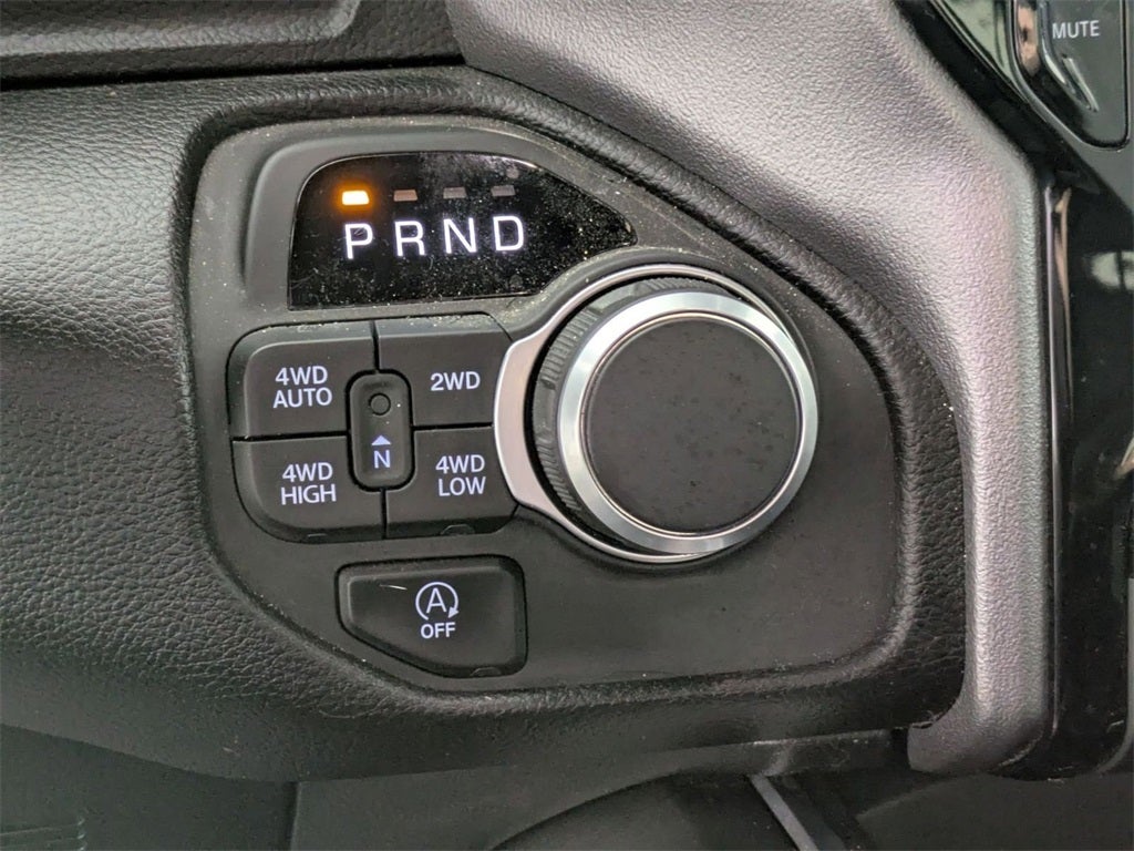 2025 RAM 1500 Big Horn Crew Cab 4x4 5'7' Box