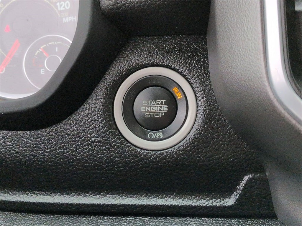 2022 RAM 1500 Big Horn Quad Cab 4x4 6'4' Box