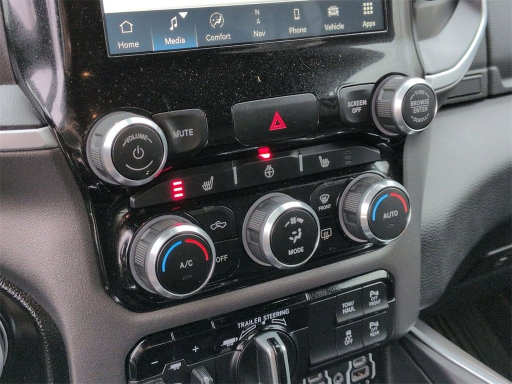 2022 RAM 1500 Big Horn Quad Cab 4x4 6'4' Box