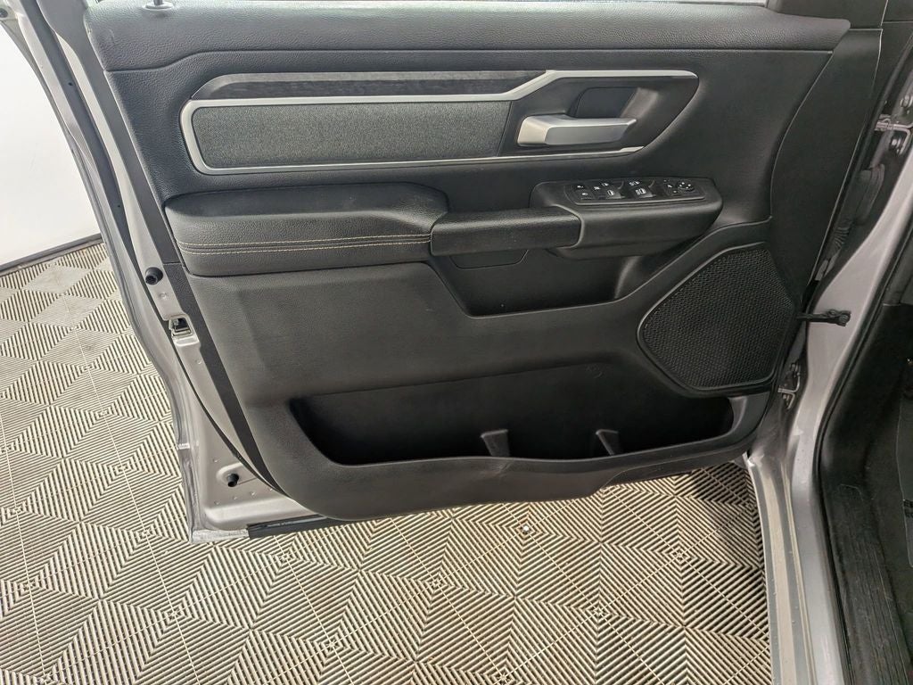 2021 RAM 1500 Big Horn Crew Cab 4x4 5'7' Box