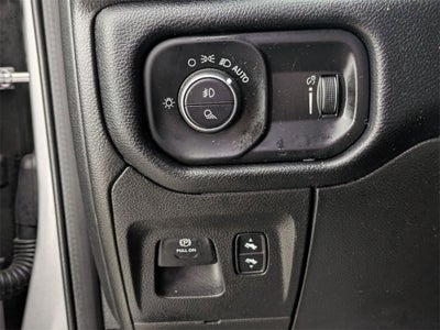 2021 RAM 1500 Big Horn Crew Cab 4x4 5'7' Box