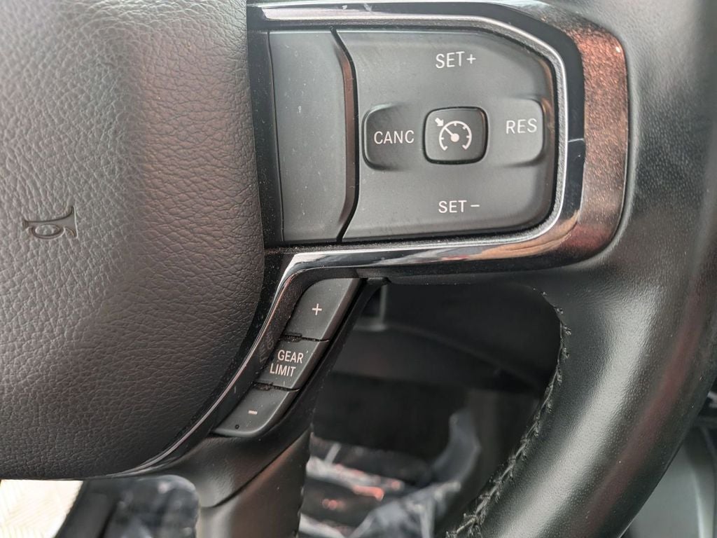 2021 RAM 1500 Big Horn Crew Cab 4x4 5'7' Box