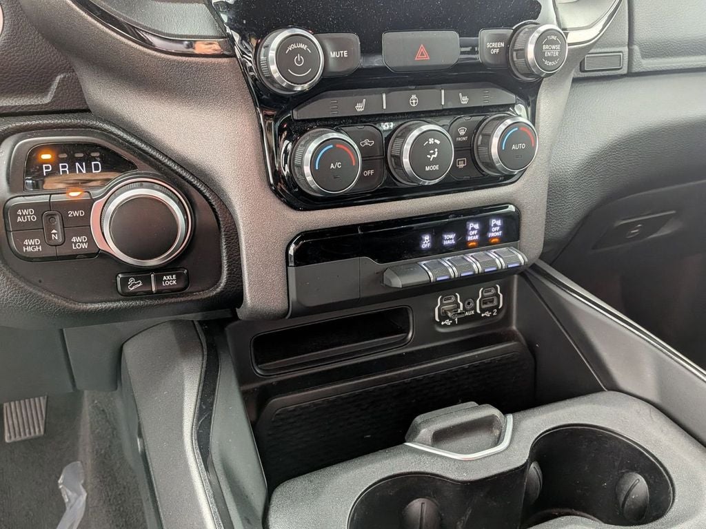 2021 RAM 1500 Big Horn Crew Cab 4x4 5'7' Box