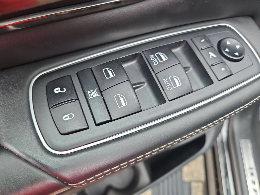 2021 RAM 1500 Limited Crew Cab 4x4 5'7' Box
