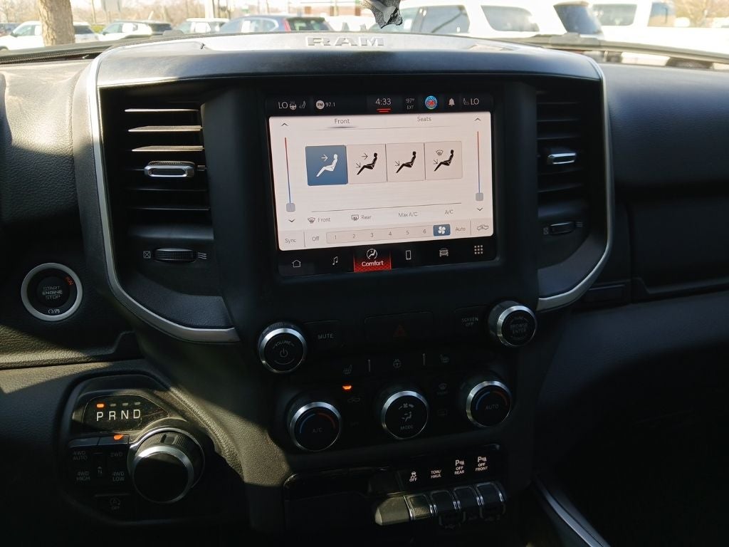 2023 RAM 1500 Big Horn Crew Cab 4x4 6'4' Box