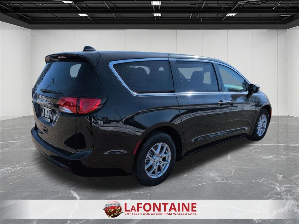 2026 Chrysler Voyager VOYAGER LX