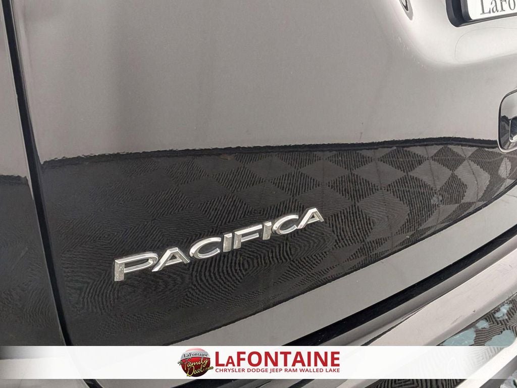 2022 Chrysler Pacifica Hybrid Touring L
