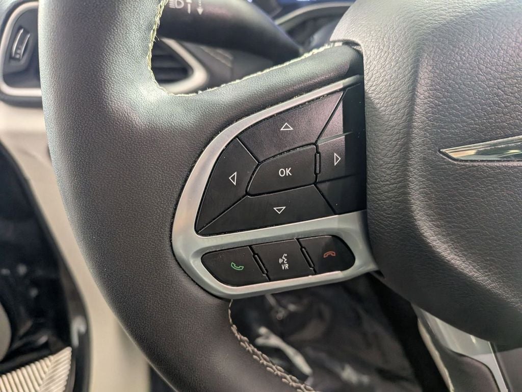 2022 Chrysler Pacifica Hybrid Touring L