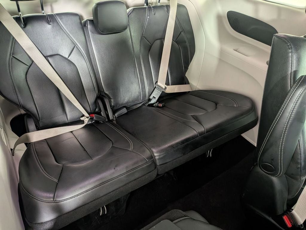 2022 Chrysler Pacifica Hybrid Touring L