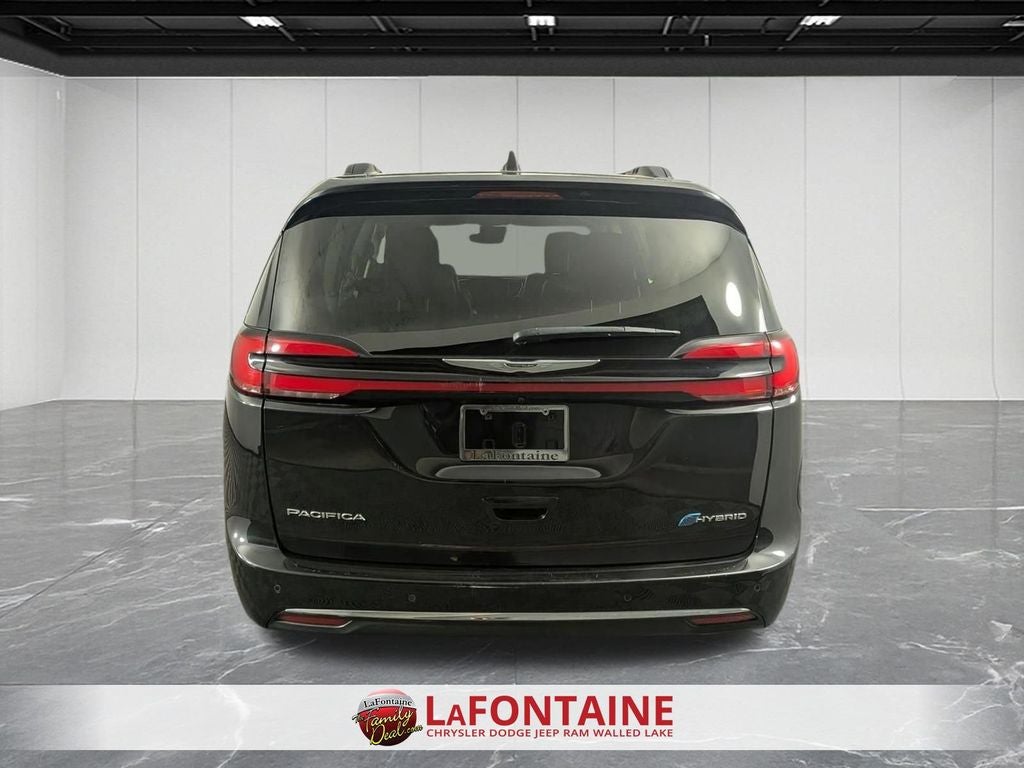 2022 Chrysler Pacifica Hybrid Touring L