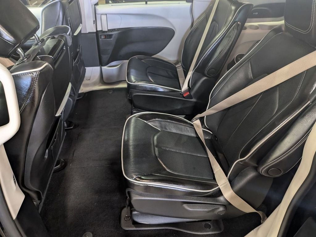 2022 Chrysler Pacifica Hybrid Touring L