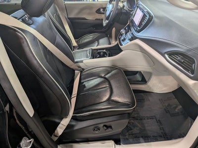 2022 Chrysler Pacifica Hybrid Touring L