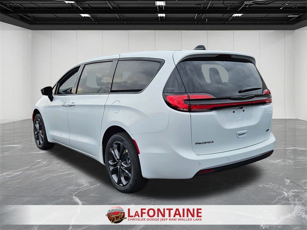 2026 Chrysler Pacifica PACIFICA SELECT AWD