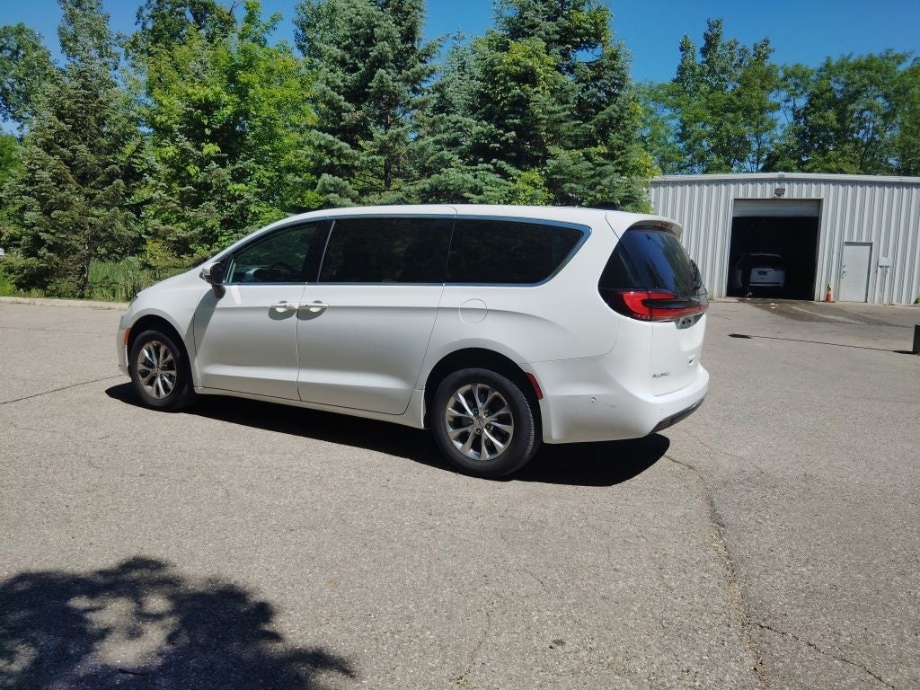2023 Chrysler Pacifica Touring L AWD
