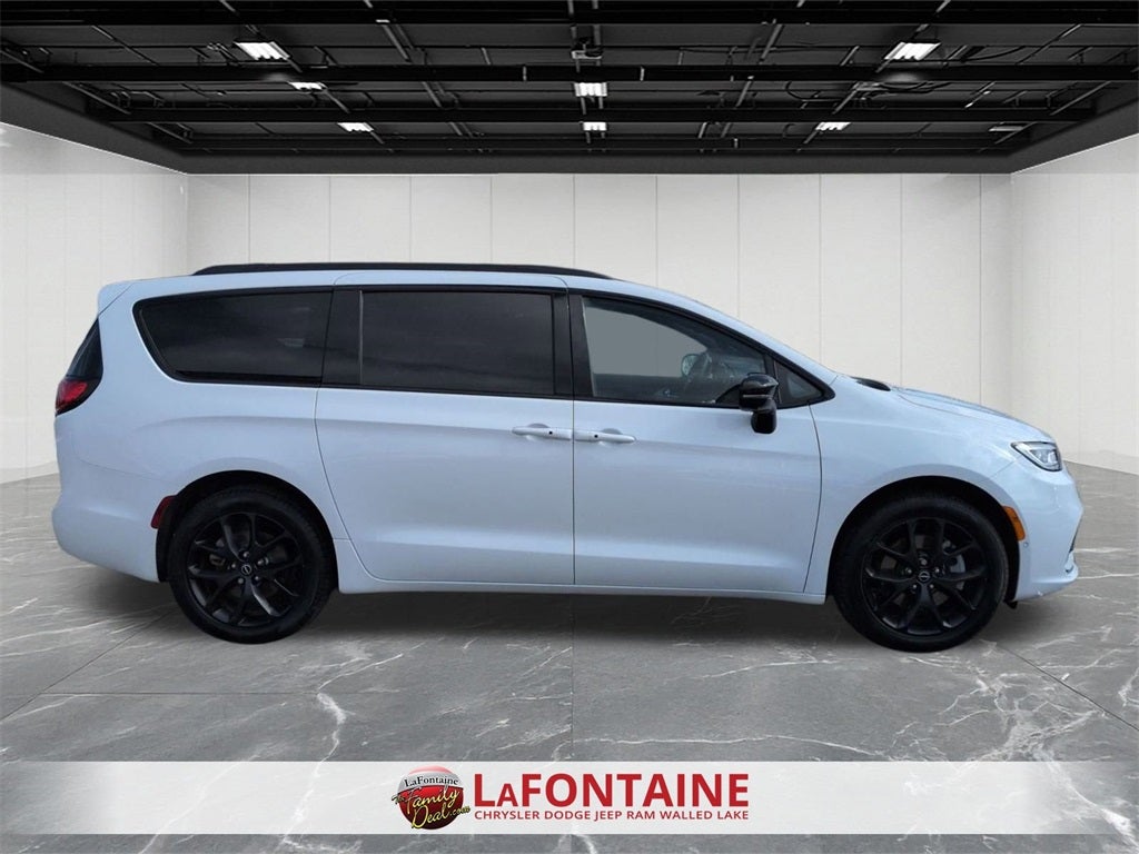 2026 Chrysler Pacifica PACIFICA LIMITED AWD