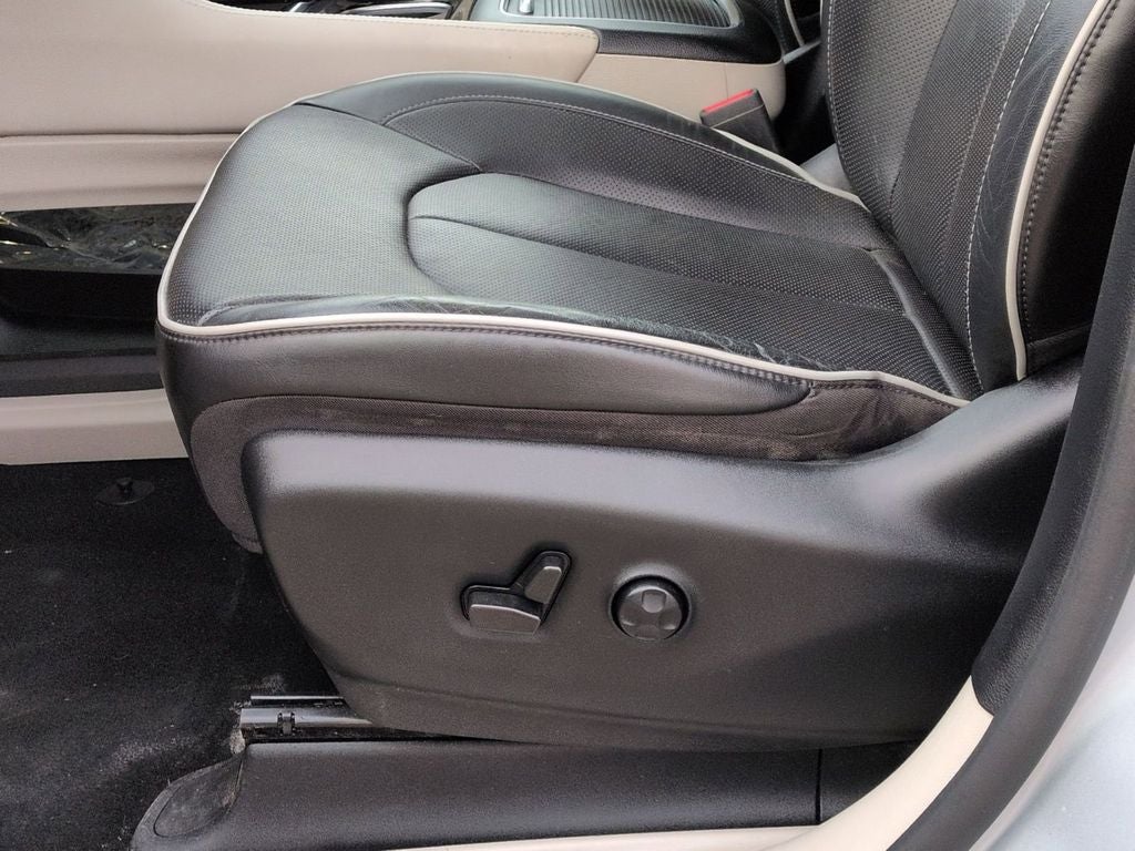 2022 Chrysler Pacifica Limited AWD