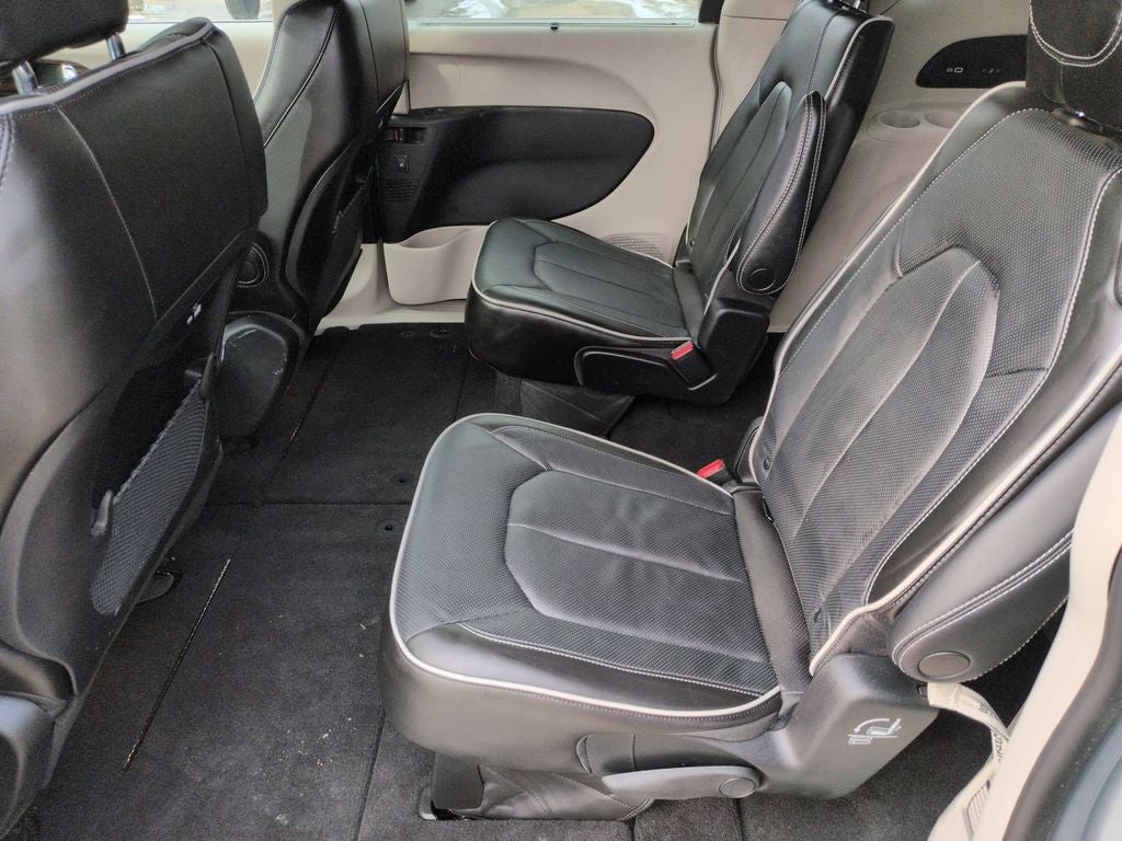 2022 Chrysler Pacifica Limited AWD