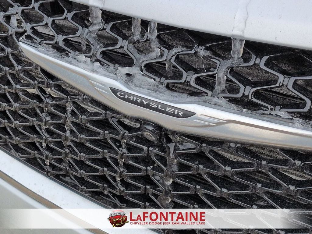 2022 Chrysler Pacifica Limited AWD