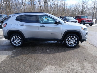 2022 Jeep Compass Latitude Lux 4x4