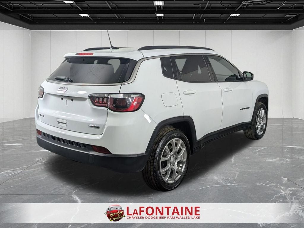 2024 Jeep Compass Latitude Lux FWD