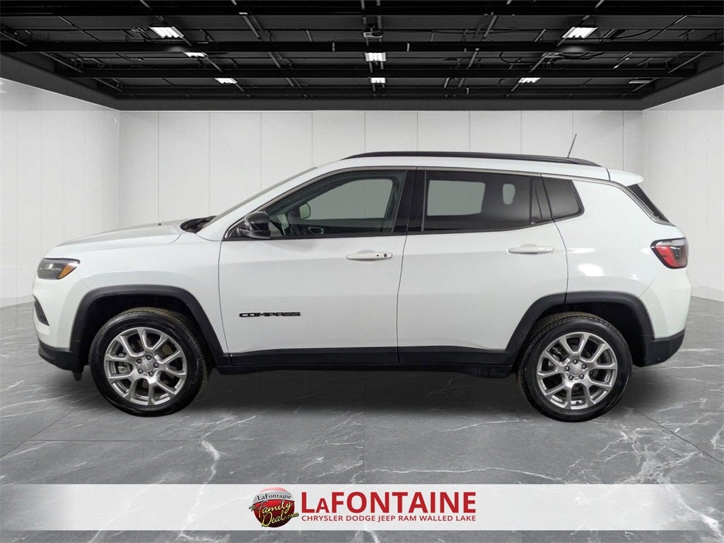 2023 Jeep Compass Latitude Lux FWD
