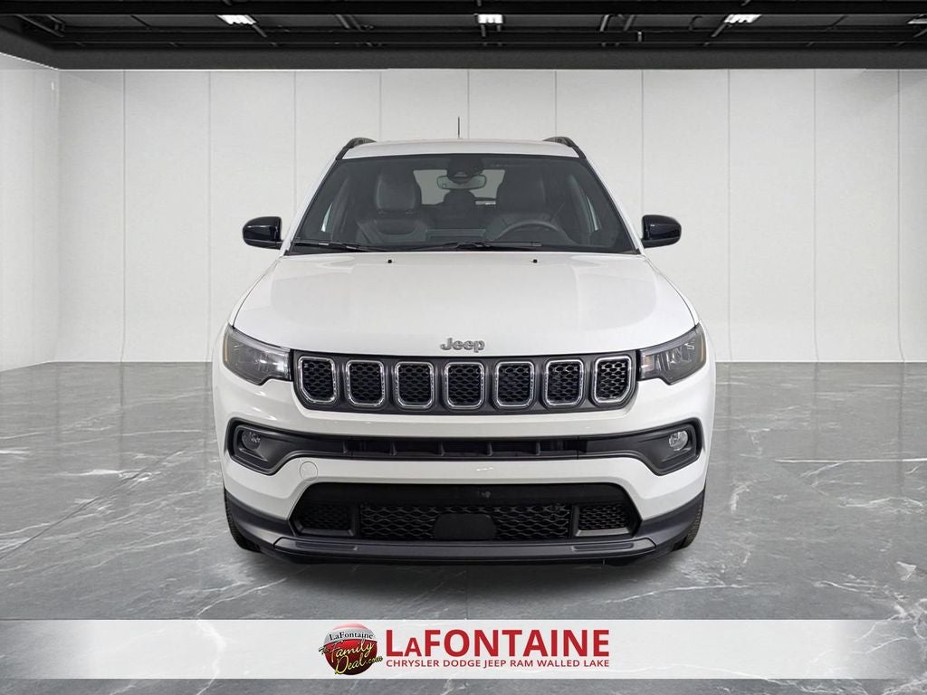 2023 Jeep Compass Latitude Lux FWD