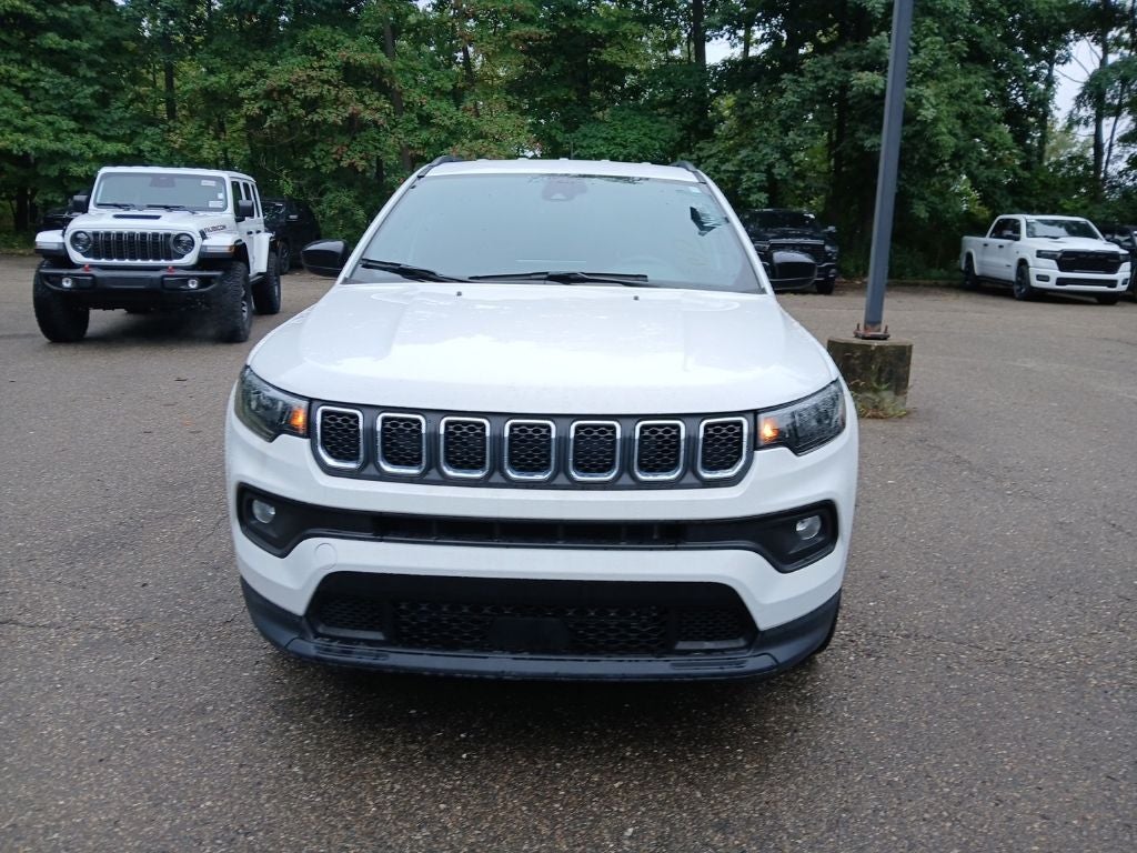 2023 Jeep Compass Latitude Lux FWD