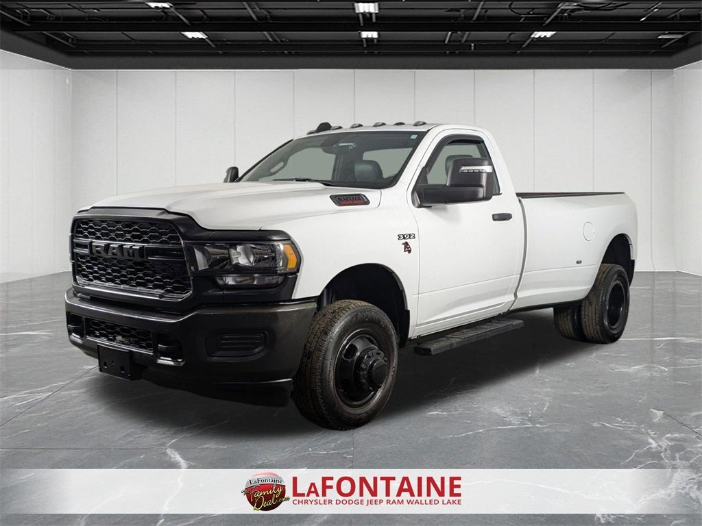 2024 RAM 3500 Tradesman Regular Cab 4x4 8' Box
