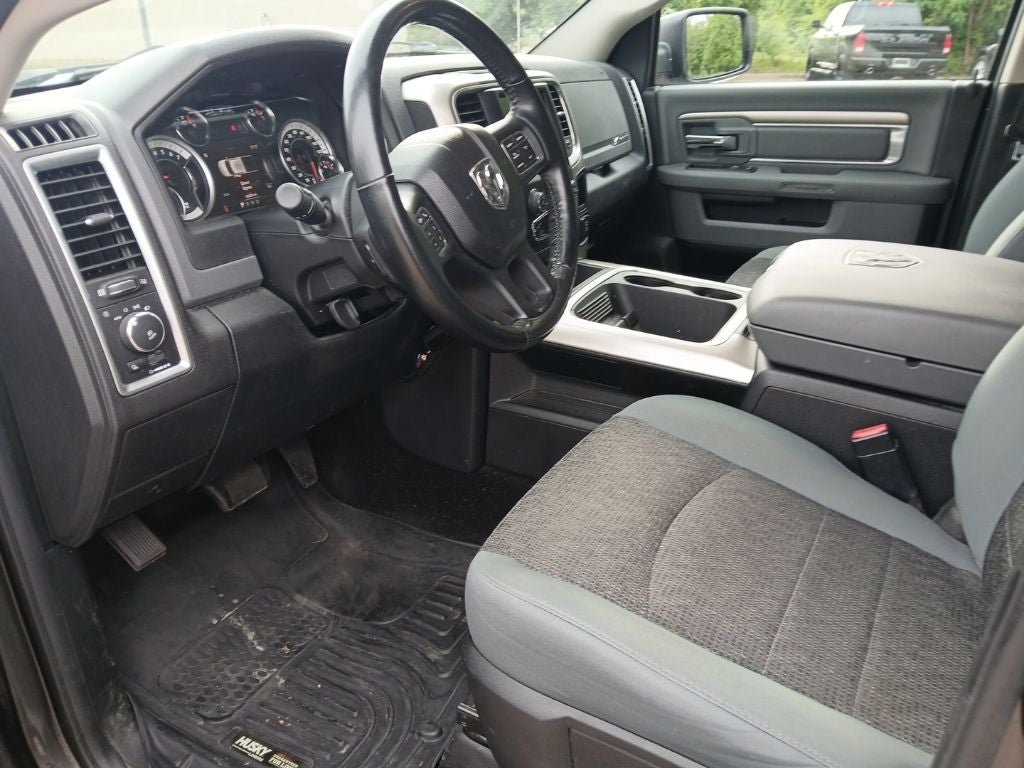 2017 RAM 1500 Big Horn Crew Cab 4x4 5'7' Box