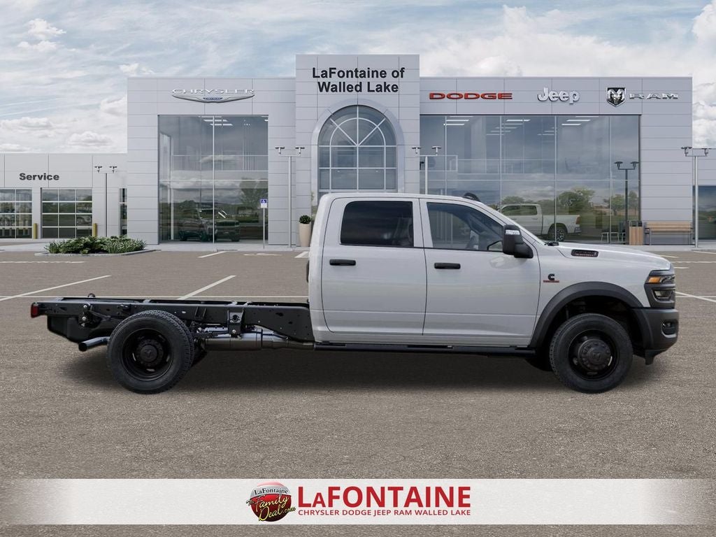 2026 RAM 5500 Chassis RAM 5500 TRADESMAN CHASSIS CREW CAB 4X4 60' CA