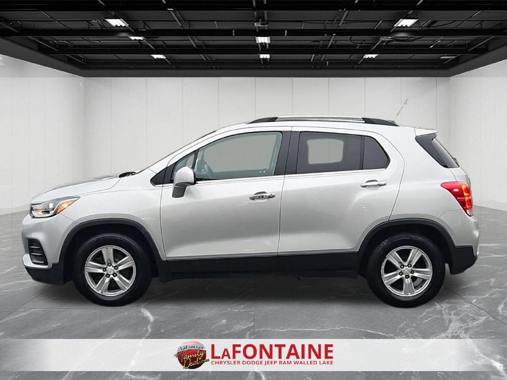 Used 2019 Chevrolet Trax LT with VIN 3GNCJLSB9KL339573 for sale in Walled Lake, MI