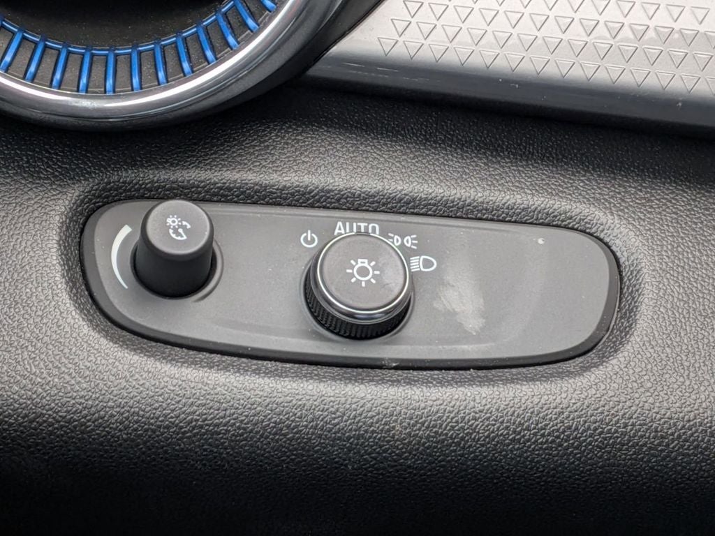 2025 Chevrolet Trax FWD LT