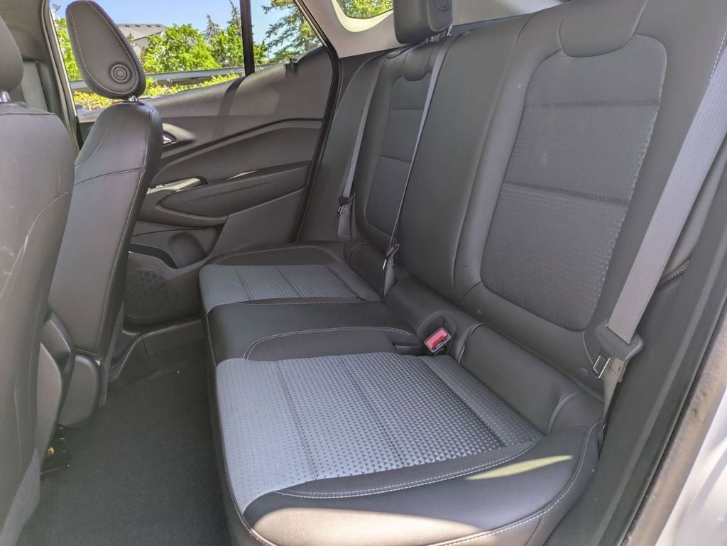 2025 Chevrolet Trax FWD LT