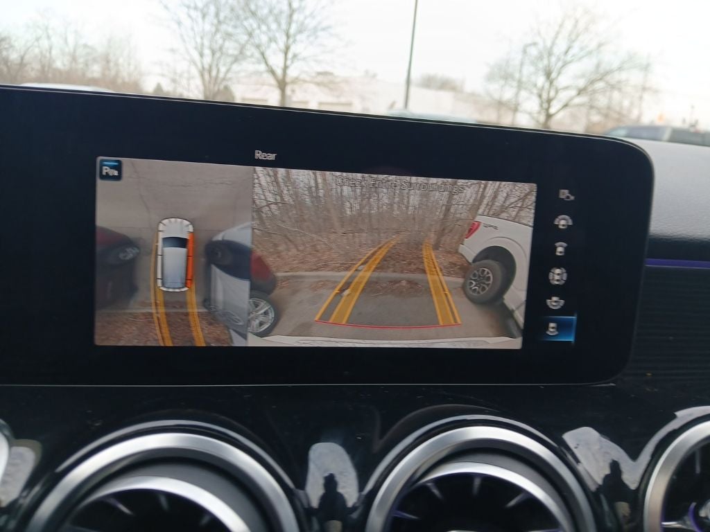 2023 Mercedes-Benz GLB 250 4MATIC®