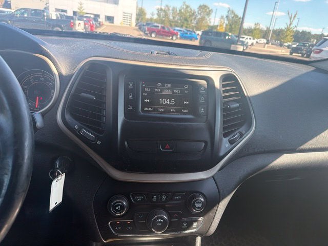 2016 Jeep Cherokee Sport