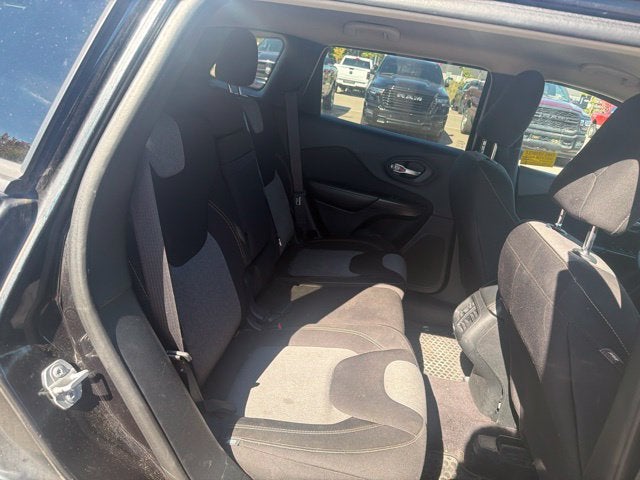 2016 Jeep Cherokee Sport