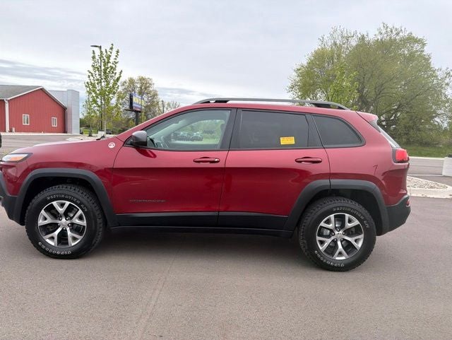 Used 2017 Jeep Cherokee Trailhawk with VIN 1C4PJMBS3HW538959 for sale in Walled Lake, MI