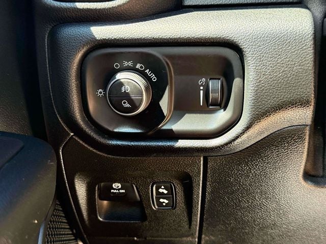2021 RAM 1500 Big Horn/Lone Star Built To Serve Edition