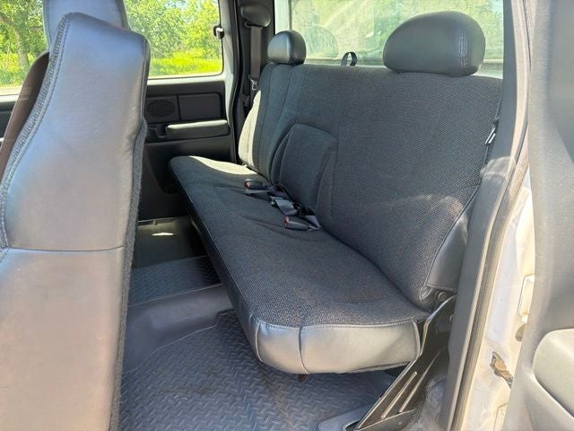 2002 Chevrolet Silverado 2500HD Base
