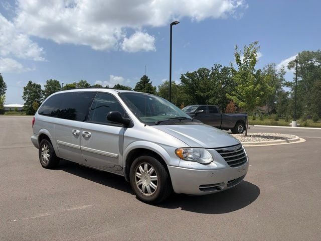 2005 Chrysler Town & Country Touring