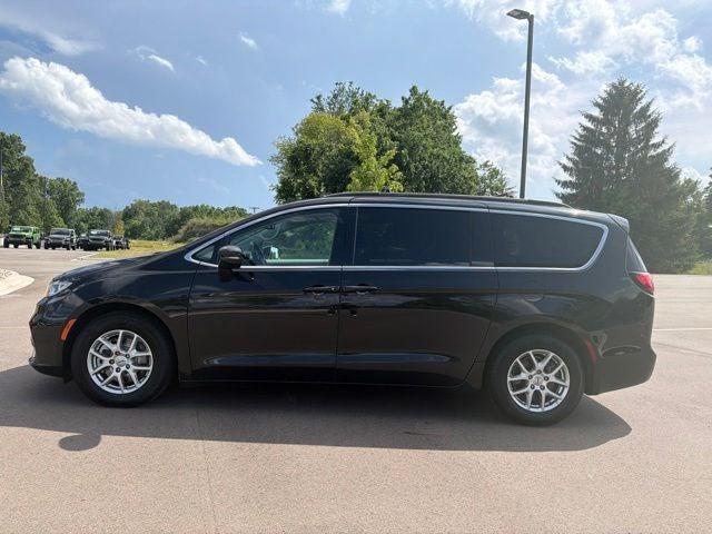 Used 2022 Chrysler Pacifica Touring L with VIN 2C4RC1BG5NR186405 for sale in Walled Lake, MI