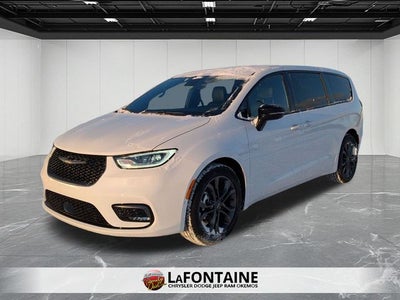 2026 Chrysler Pacifica Select