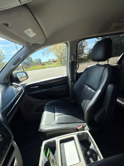 2016 Chrysler Town & Country Touring